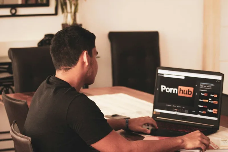 Pornografija: už ar prieš — ką sako psichologai ir seksologai
